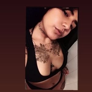 Meet your Posher, Adriana